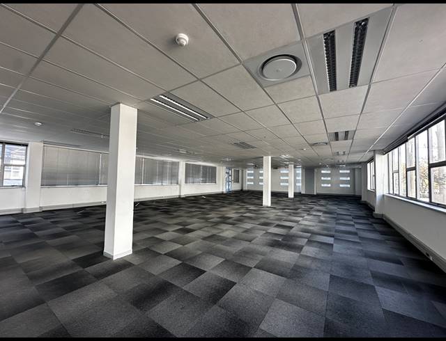 5,301M² OFFICE TO LET IN WOODMEAD